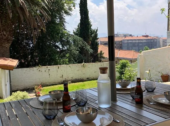 Extrahotelero Centrico Con Jardin En 4*